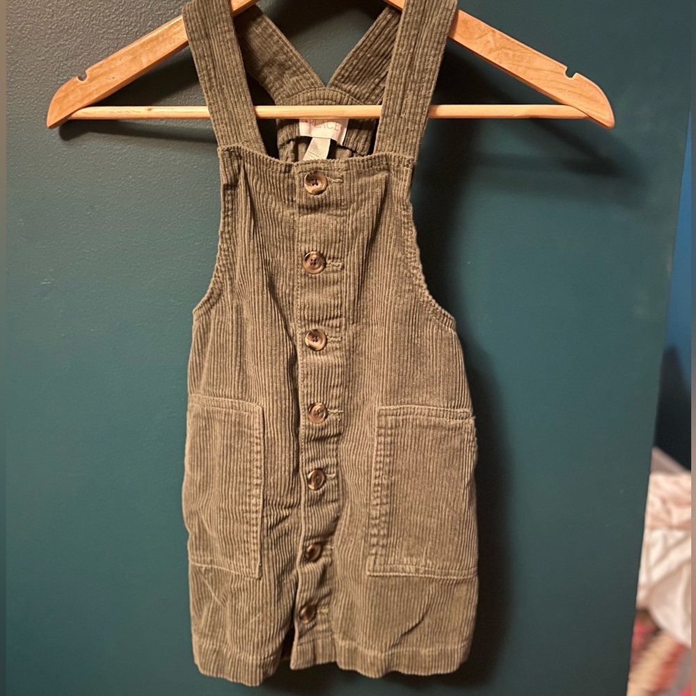 The Children’s Place Girl’s Corduroy Jumper - size 6